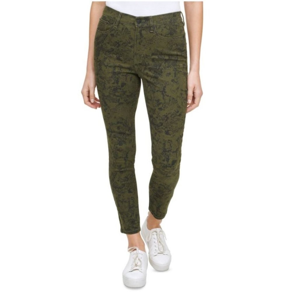Calvin Klein Size 30 High Rise Skinny Snake Jeans